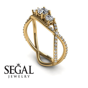 Engagement ring 14K Yellow Gold Vintage Elegant Diamond 